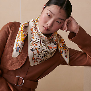 【繊細な色彩をアクセントに】HERMES カレ90 Emile et une Nuit Emile et Une Nuit scarf 90 | Hermès USA